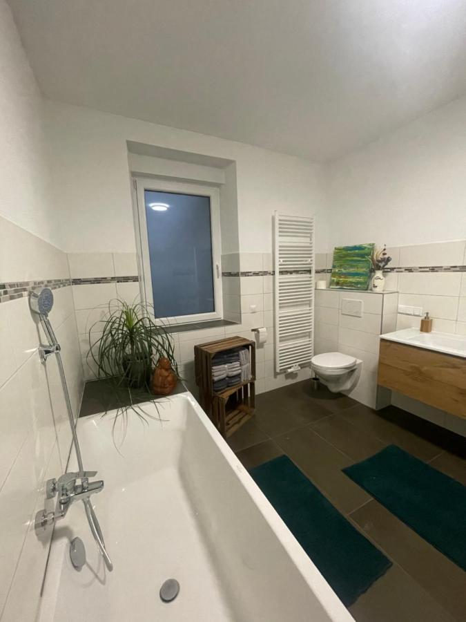 Mayen, Baeckerstr, Privatzimmer Nr1, Innenstadt, Naehe Nuerburgring & Burg Eltz, Gemeinschaftsbad Bagian luar foto