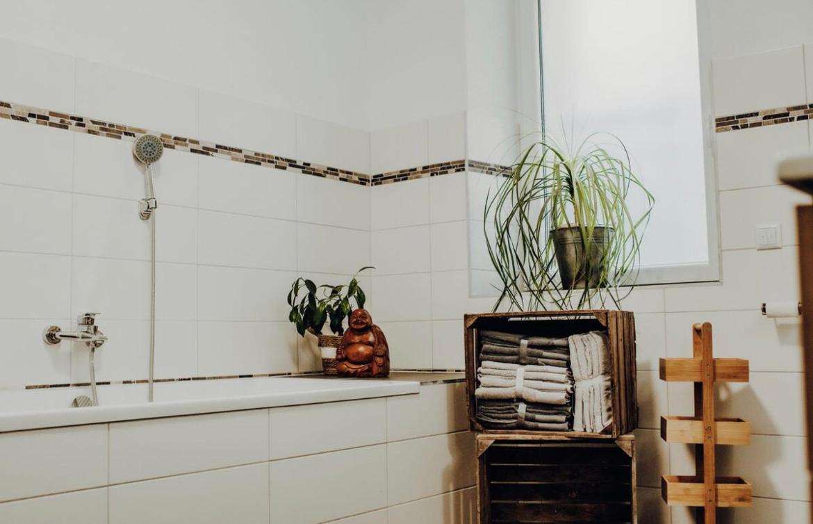 Mayen, Baeckerstr, Privatzimmer Nr1, Innenstadt, Naehe Nuerburgring & Burg Eltz, Gemeinschaftsbad Bagian luar foto