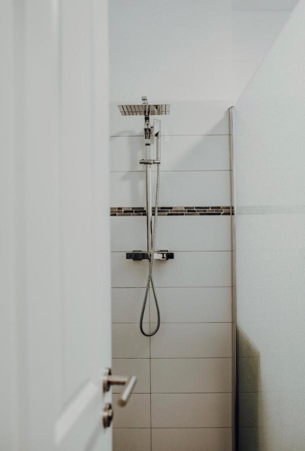 Mayen, Baeckerstr, Privatzimmer Nr1, Innenstadt, Naehe Nuerburgring & Burg Eltz, Gemeinschaftsbad Bagian luar foto
